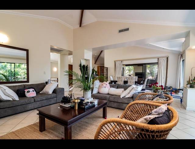 3 BEDROOM TOWNHOUSE FOR SALE IN ZIMBALI ESTATE